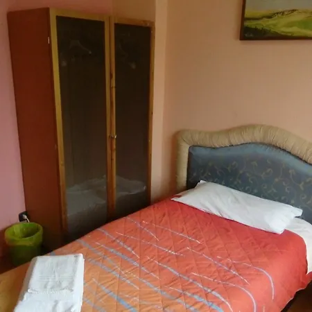 Star One Guest house *
